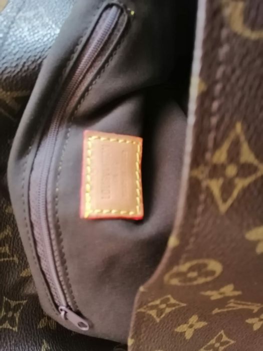 Vând Geantă  Louis Vuitton