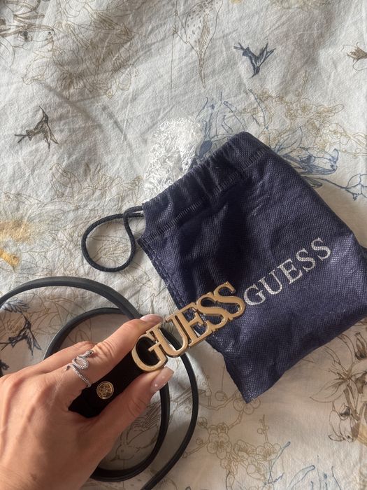 Черен колан Guess