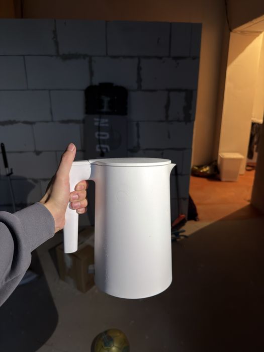 Минималистичный электрический чайник в стиле Xiaomi