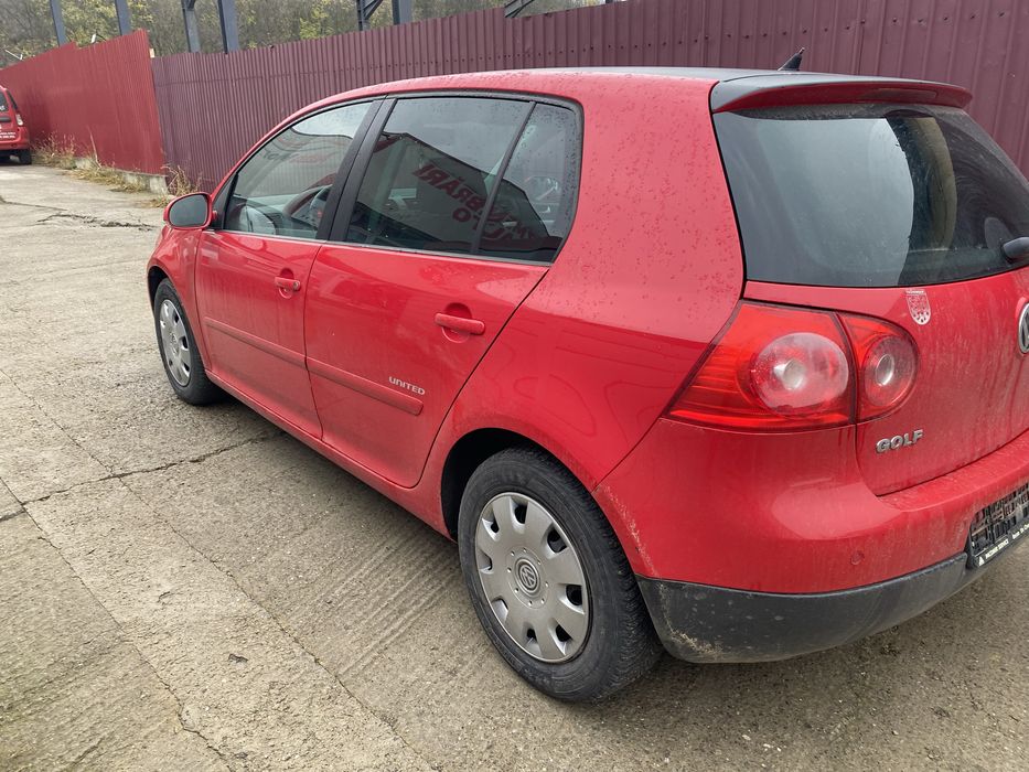 Dezmembram VW Golf 5