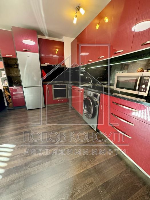 Продава се Тристаен апартамент в Пловдив, Кючук Париж - 109 кв.м за 1559 €/кв.м - Снимка #1