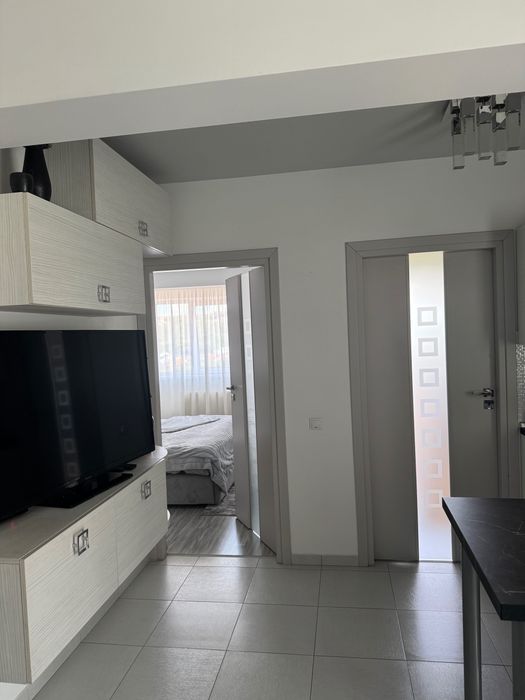 Inchiriez apartament