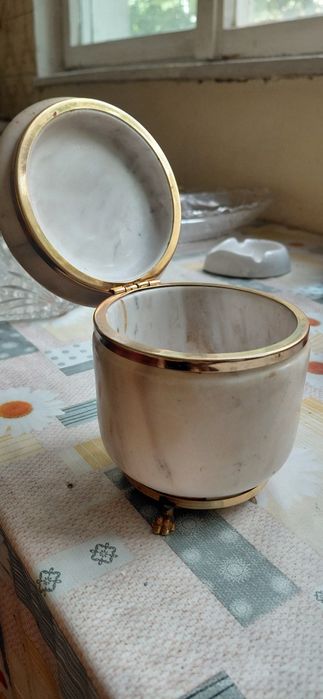 Стара мраморна кутия за бижута