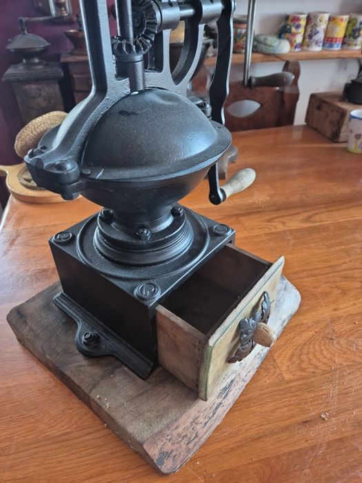 Rasnita vintage functionala