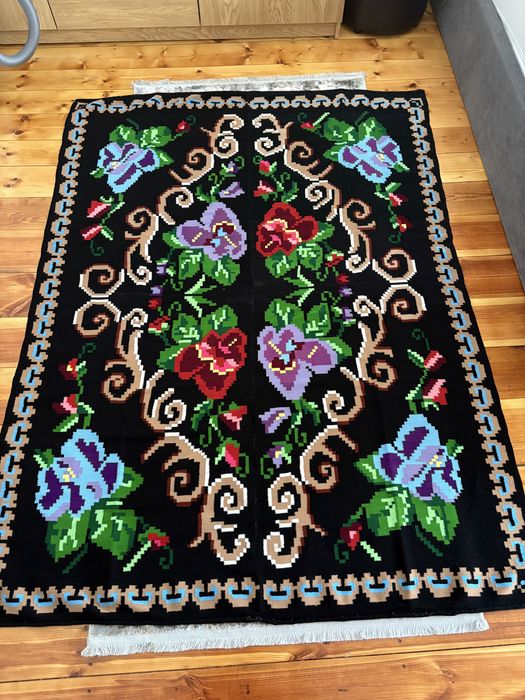 Covor țărănesc țesut manual din lână și penea