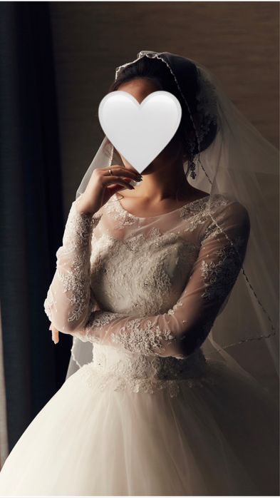 Свадебное  платье 40000 тг