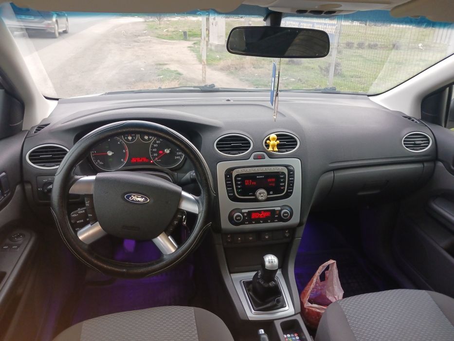 Vând ford focus 2