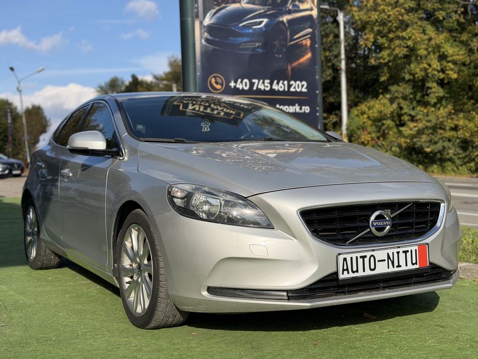 VOLVO V40 2014 — imagine 1