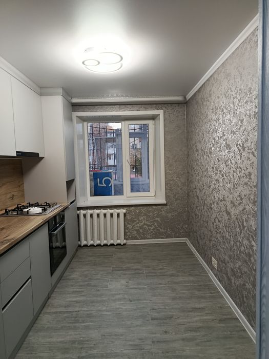 Обои, левкас, галтели, покраска