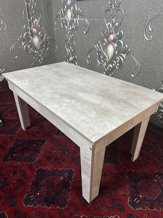 Продаю столы срочно 2 шт за 15.000