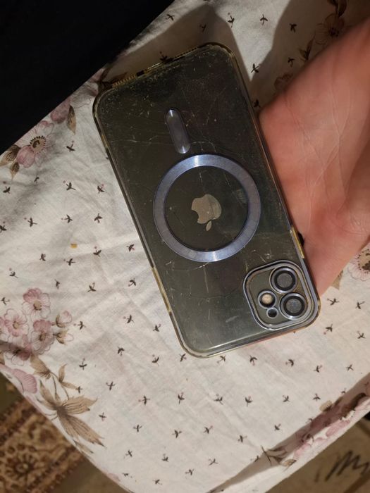 Айфон 11 64 гб.