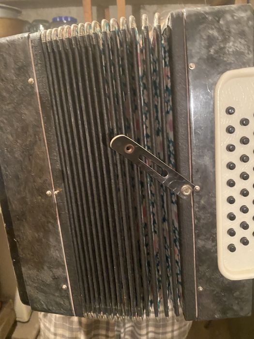 Продам гармонь б/у