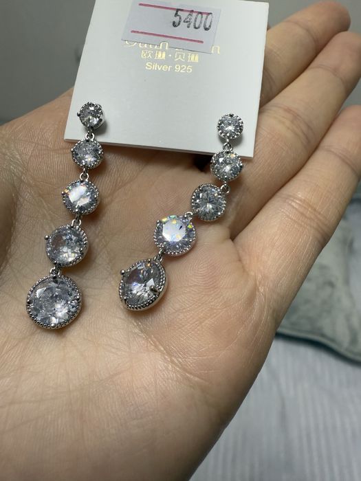 Продам серьги новые - бижутерия