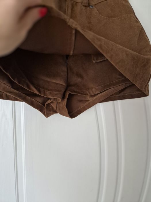 Пола-панталонки Stradivarius M