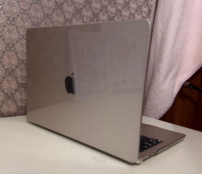 Продам MacBook Air 13 M2 2022г 8гб