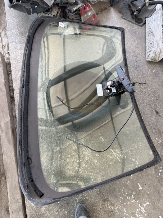 Предно челно стъкло хед ъп  BMW E60 E61