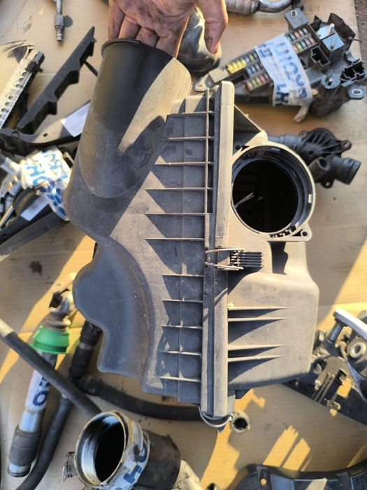 Кутия въздушен филтър Bmw e60 e61 530d 231кс m57 м57