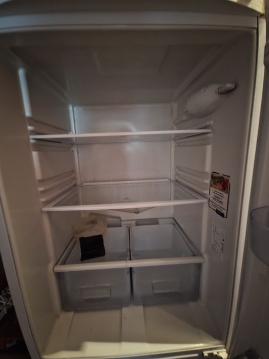 Холодильник Indesit B16