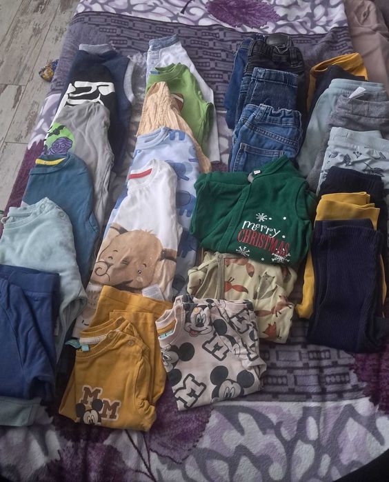 Цял кашон с дрешки за момченце на 2 годинки!
