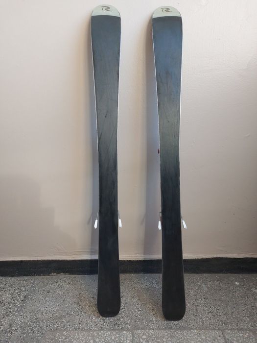 Ски и обувки Rossignol плюс щеки- за 7-8 год.