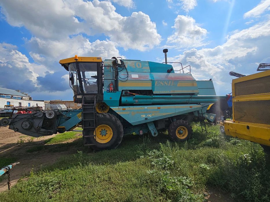 Зерноуборочный комбайн ESSil 740