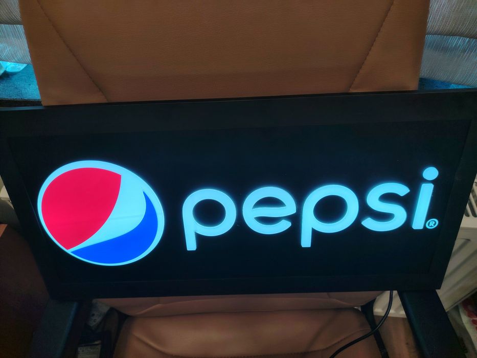 Reclamă Pepsi din plexiglas
