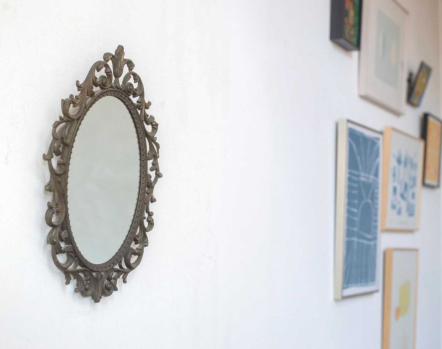 Винтидж стенно огледало с рамка в бароков стил