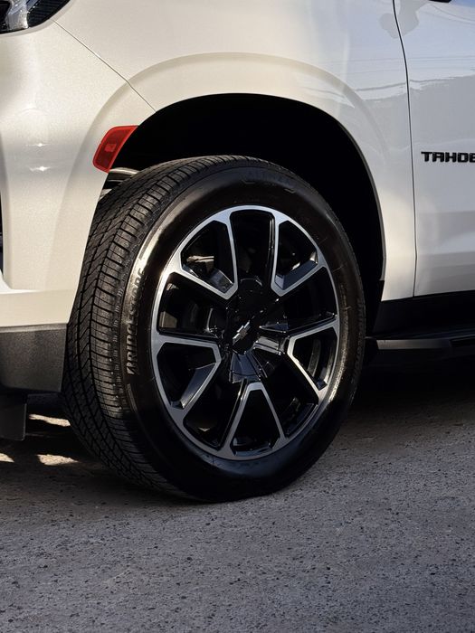 Chevrolet Tahoe 2023 — 7