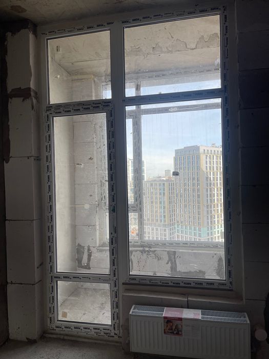 Окно с балконной дверью