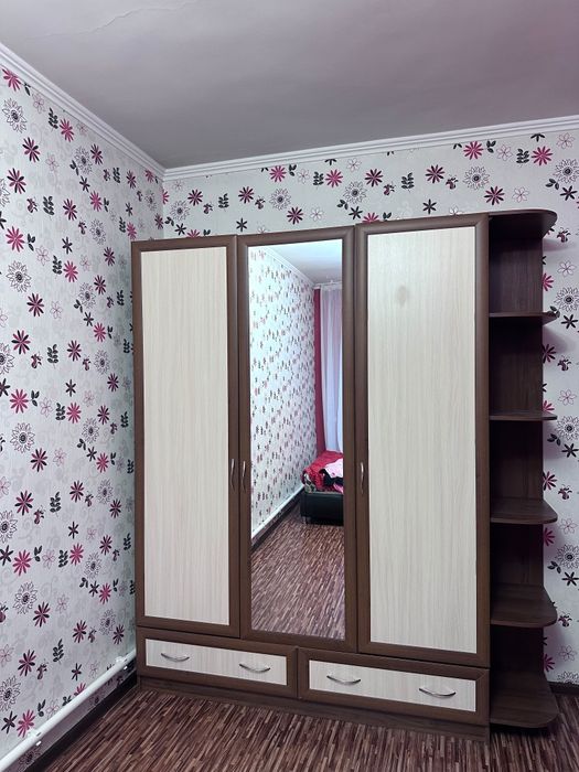 Продам шкаф распашной