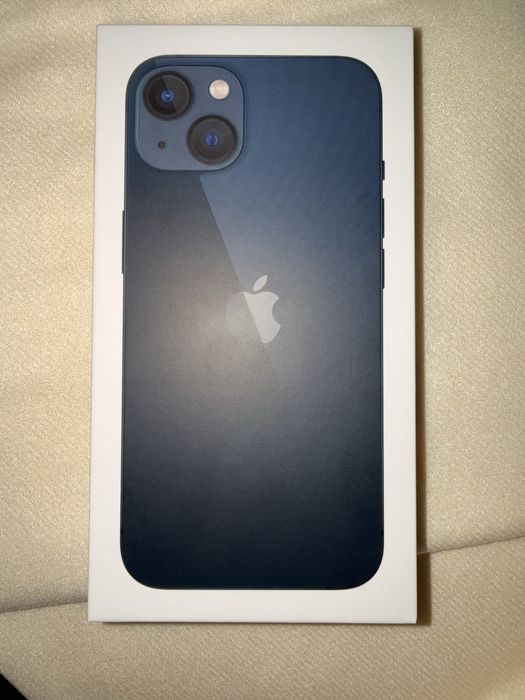 iPhone 13 – 128GB, Midnight, iOS 26.2, в гаранция, перфектно състояние