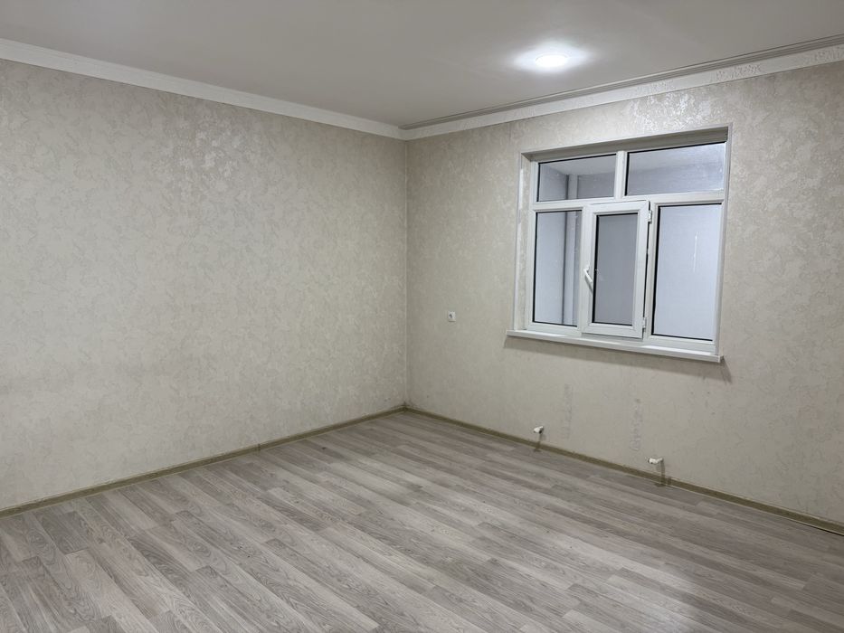 Yangi yoʻl tumanida joylashkan 6 xonali 3.9 sotix uyimiza sotiladi