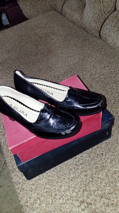 Срочно продам туфли