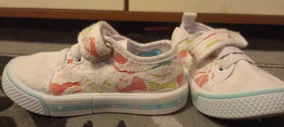 Уникални детски гуменки с бродерия - номер 21