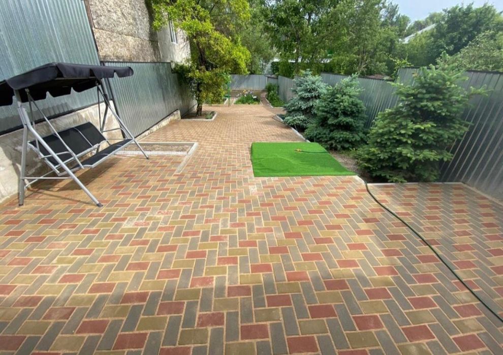 Укладка брусчатки асфальта