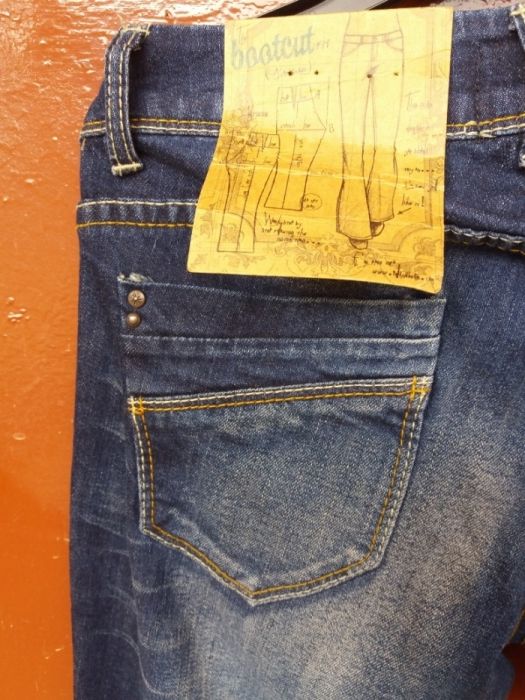 Pull&Bear blugi  evazați , nr.34