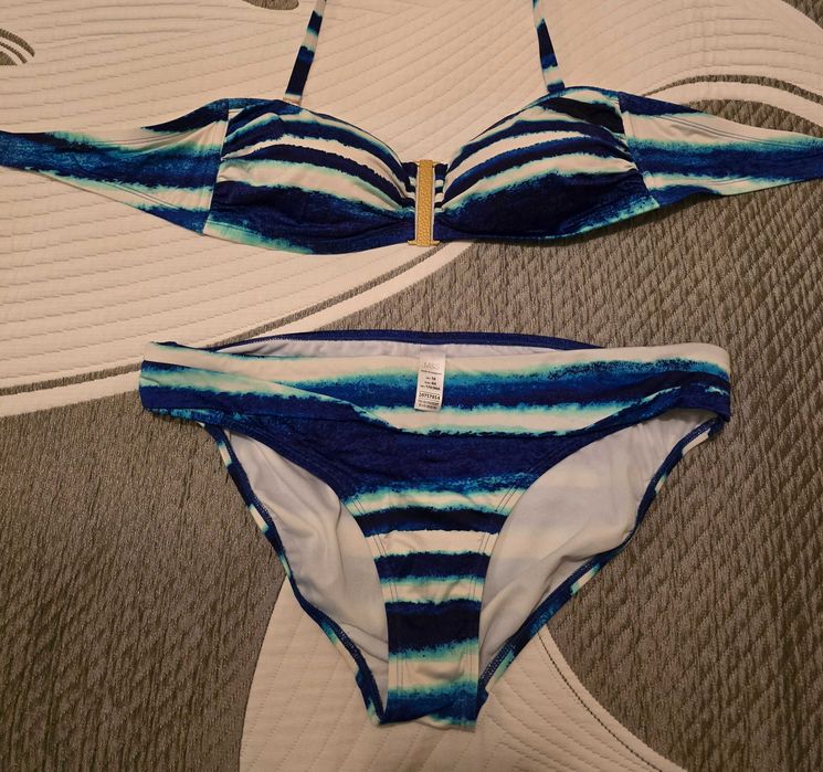 Costume de baie marca Mark & Spencer și bustieră