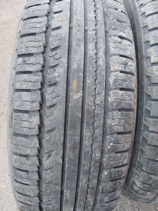 2 шины 235 70 R16 Nokian.