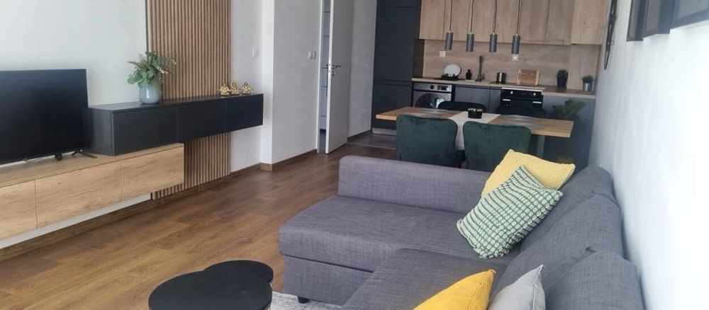 Дава се под наем Двустаен апартамент в Пловдив, Гагарин - 70 кв.м за 550 € - Снимка #1