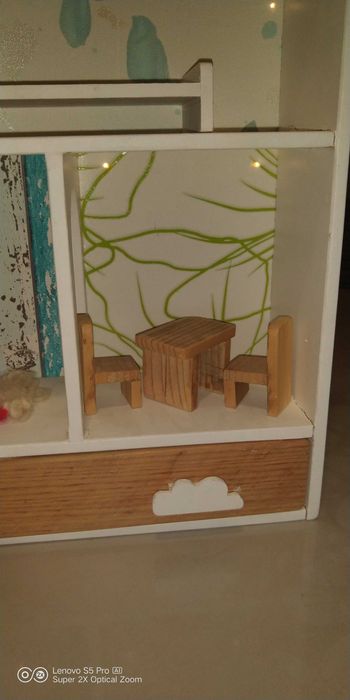 Дървена къща за кукли