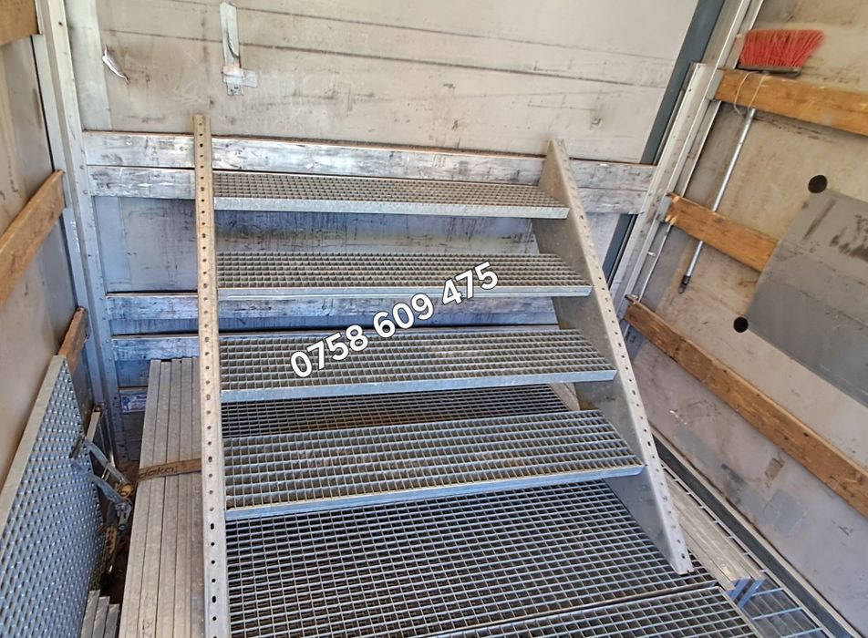 Scări metalice zincate