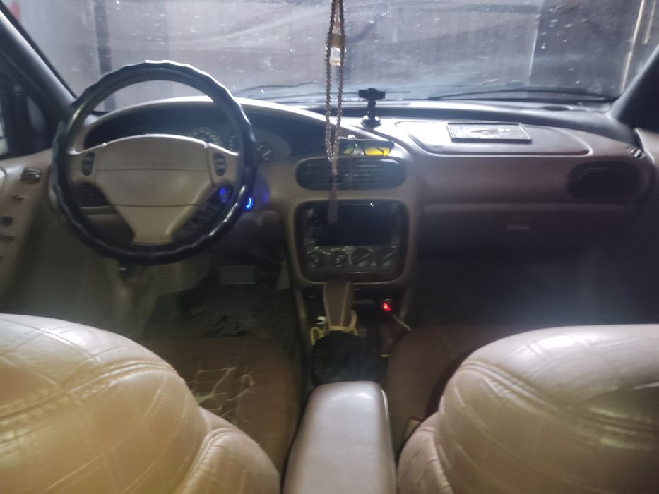 Крайслер продам наа ходу