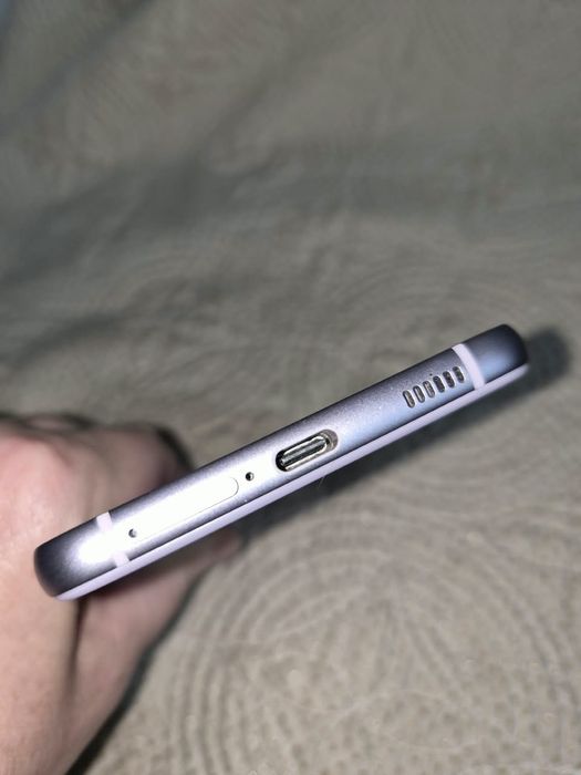 Продам Samsung s21fe