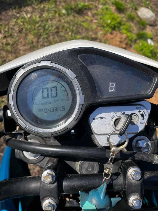 Продам мотоцикл яки 250