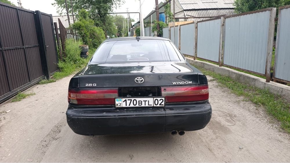 Продам тайота виндом
