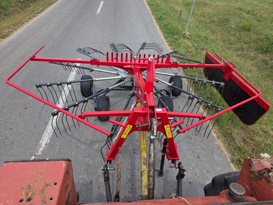 Grebla de adunat fan iarba lucerna JF R-460. Ca kuhn claas krone