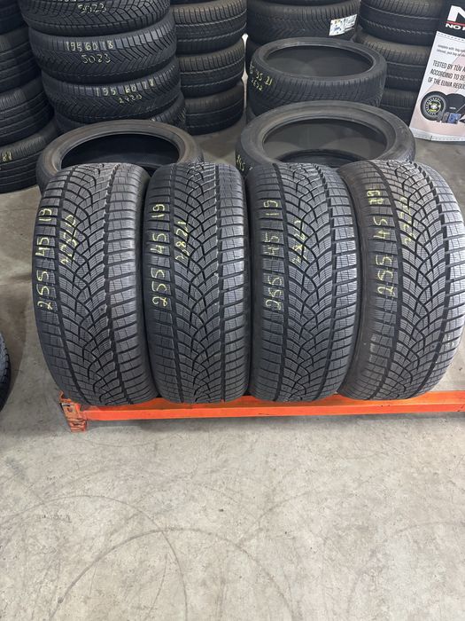 Anvelope Iarna 255/45/19 GoodYear UltraGrip Performance 255 45 19 R19