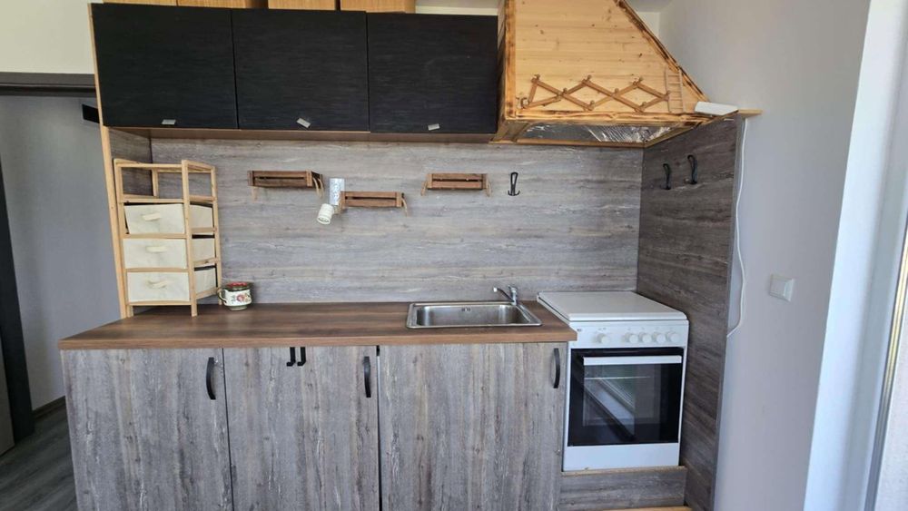 Дава се под наем Тристаен апартамент в Варна, Изгрев - 120 кв.м за 700 € - Снимка #1