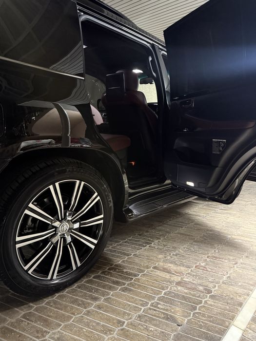 Lexus lx 570 s…………