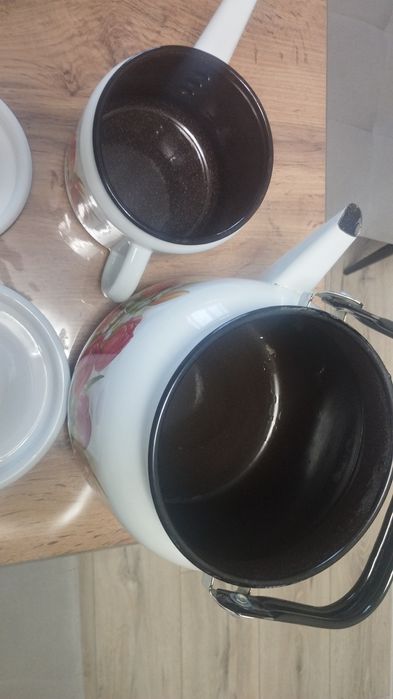 Продам эмальированные чайники